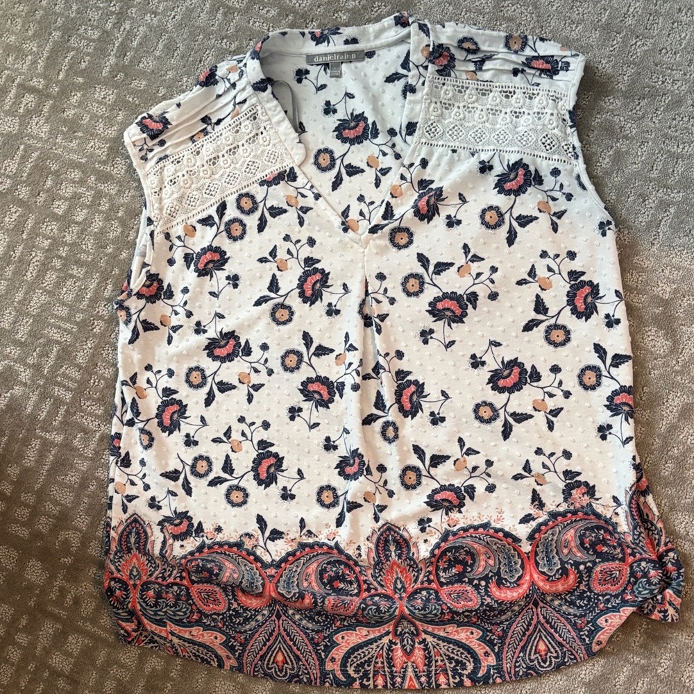 Daniel Rainn White and Blue Floral Tunic